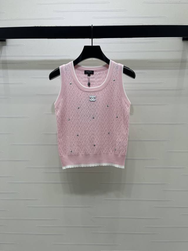 p210 原单狠货女装 配包装 上新原单高端品质 Chane* 2026春夏最新系列！菱格针织背心！定制棉毛针织材质 质感高级舒适 圆领针织背心剪裁 通体烫钻五