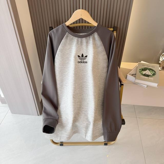300 Adidas 阿迪达斯 海外限定薄款长袖T恤，秋季新最新 扎染设计，面料柔软细腻光滑有质感有，舒适性很好、手感极好，重点是很亲肤，非常细腻舒适！透气性无