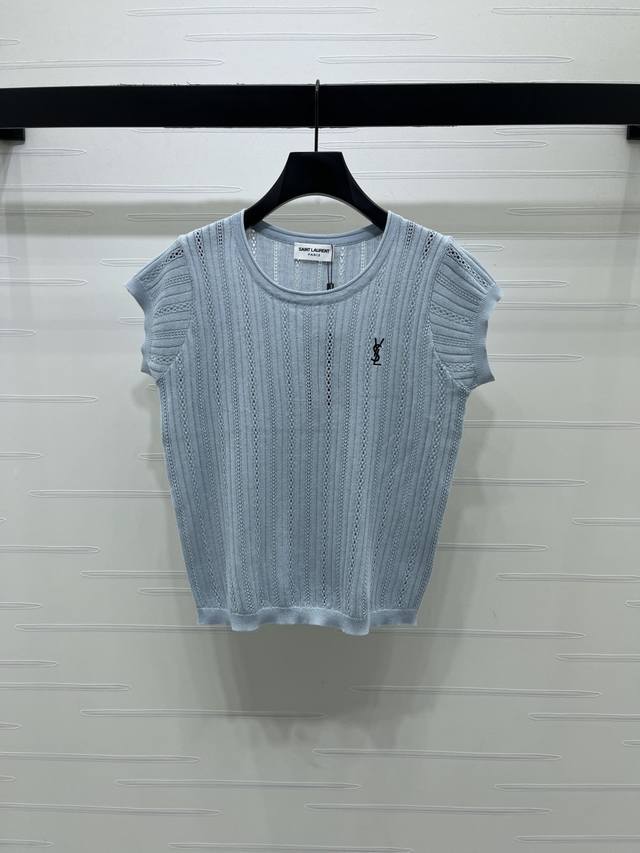 p230上新原单高端品质 Ysl* 2026春夏最新系列!镂空针织短袖!定制进口针织纱线材质织造 轻薄透气 柔软舒适 大身饰竖坑条纹路镂空设计 超有透气感 夏天 p230上新原单高端品质 Ysl* 2026春夏最新系列!镂空针织短袖!定制进口针织纱线材质织造 轻薄透气 柔软舒适 大身饰竖坑条纹路镂空设计 超有透气感 夏天