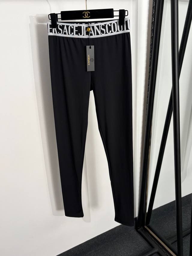 p180 款号20264010 Versac*新款 Logo字母织带弹力修身小脚打底裤，黑色，S-Xxl， M码：腰围66弹力，长98；重量：0.210Kg 1