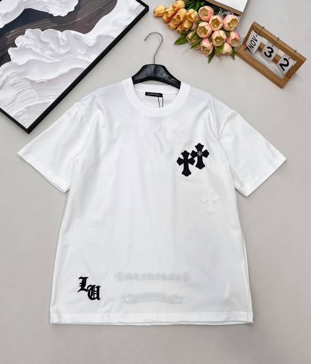 p220 Chromehearts2026Ss新款拼皮刺绣十字架徽标短袖T恤，定制Yb原生全棉材质，质感高级，舒适柔软，圆领宽松廓形短袖剪裁，黑白配色自带潮酷气