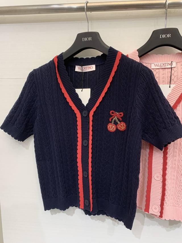p310 Valentino 26夏季新款 樱桃开衫短袖款 Logo图案修饰点缀 上身高级氛围感 三色Sml