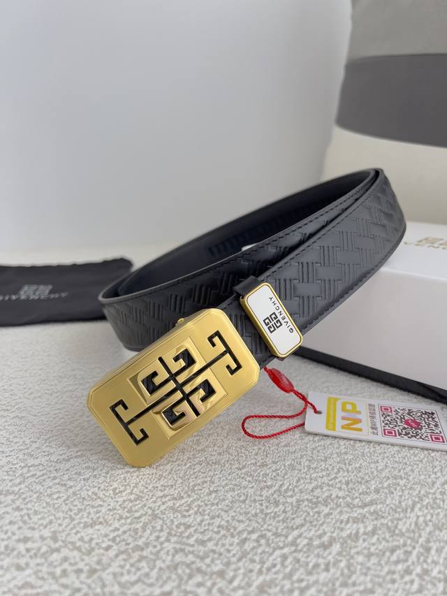 品名：纪梵希.Givenchy 腰带自动带 皮带p210 型号：自动扣，纯钢材质自动扣，自动带身，双面头层牛皮 材料：百分百头层牛皮，保证真皮。24K纯钢扣专柜