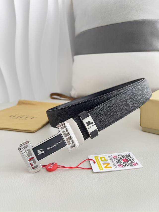品名：巴宝莉.Burberry 腰带自动带 皮带p210 型号：自动扣，纯钢材质自动扣，自动带身，双面头层牛皮 材料：百分百头层牛皮，保证真皮。24K纯钢扣专柜