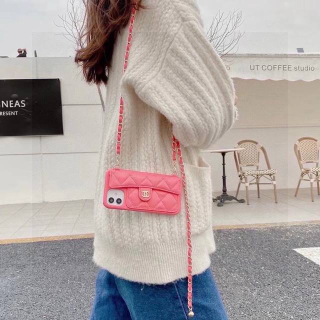 100 Chanel phone case, a hot item in the fashion world. Same style as in boutiqu