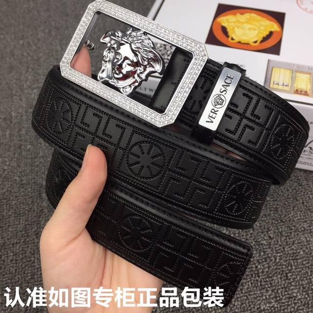 品牌：Versace.范思哲镶钻p200 型号：原单！请认准如图专柜包装 等级：意大利进口百分百头层牛皮，范思哲.Versace，世界著名奢侈品品牌，美人头经典