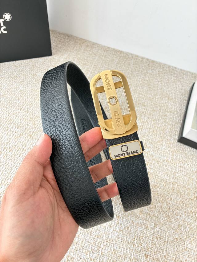 品名：万宝龙.Montblanc原单 腰带 自动皮带p210 型号：自动皮带，原版新款纯钢材质自动扣，双面头层牛皮实物拍摄， 材料：百分百头层牛皮，保证真皮。专