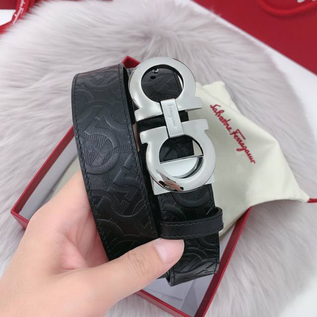 p160: Comes with a complete gift box from the Ferragamo boutique. Ferragamo firm