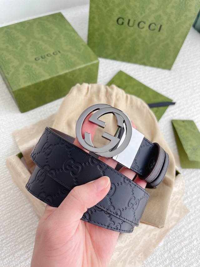 p170 Comes with a full gift box. Made of Gucci 3.7, same embossed calfskin as in