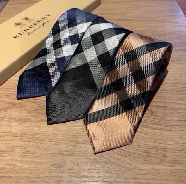 80 Burberry tie, same style as in boutiques, is now available! A rare and exquis