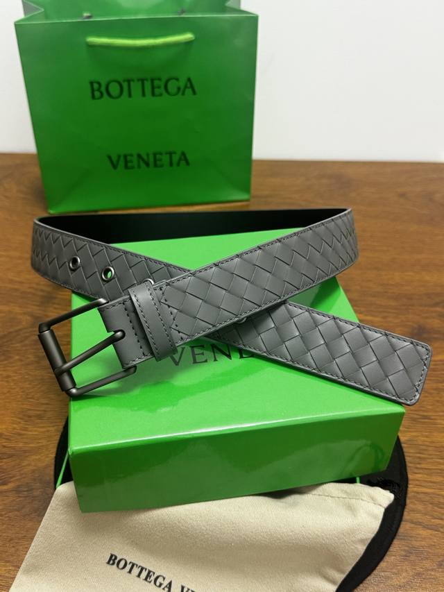 240 -- Bottega Veneta 3.5cm Grey Calfskin Leather Handwoven: A new classic handw