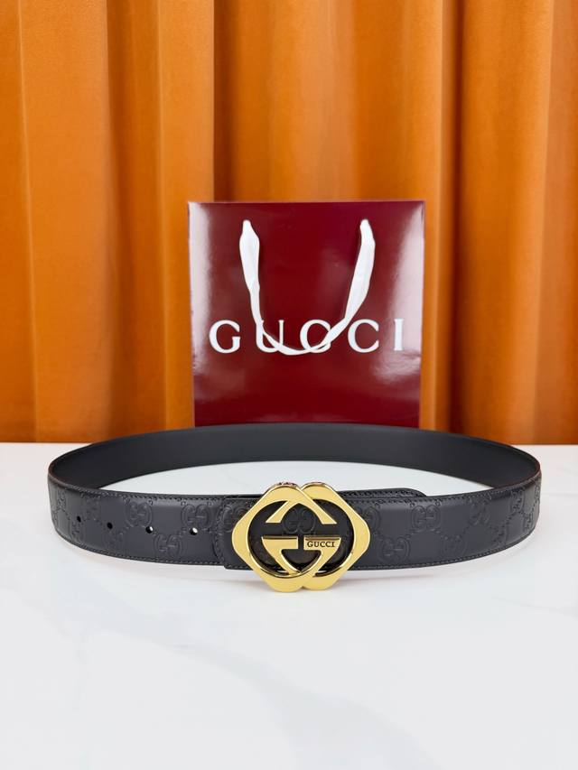 170, 3.8cm wide. This eye-catching men's belt is part of the early spring collec