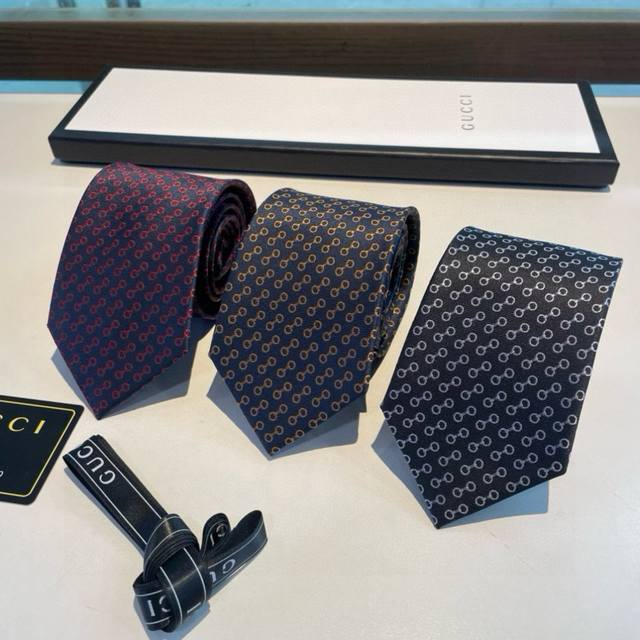 80 A new men's tie from the G brand boutique. Rarely seen, this tie features the