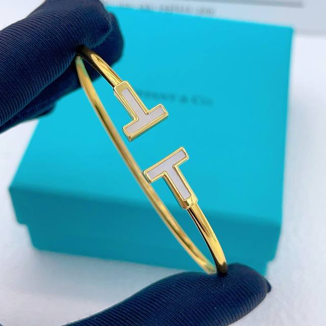 p70Tz006 Tiffany's latest gold and white mother-of-pearl double-T bracelet, made p70Tz006 Tiffany's latest gold and white mother-of-pearl double-T bracelet, made