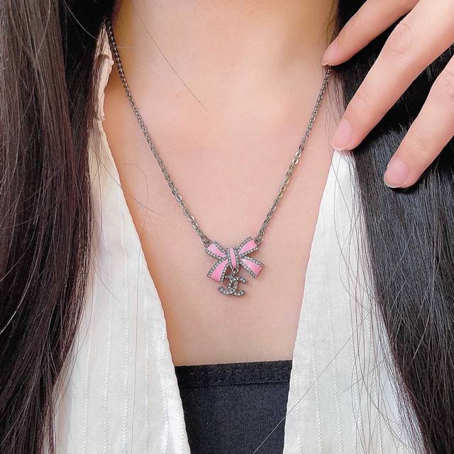 p100 Chanel double C bow diamond necklace