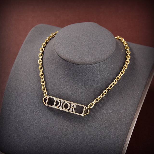p80Dior 迪奥 新款 Dior项链；一致专柜品质，黄酮材质+百搭时髦值得入手