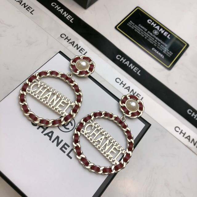 p80Chanel 香奈儿 耳钉 专柜同步新款选几款心仪的首饰来点缀美美的你 超级百搭好推荐又一心动款 赚足回头率！必入爆款