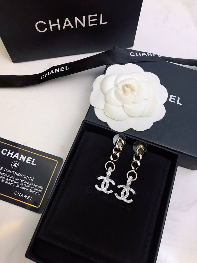p70 Chanel Chain Double C Stud Earrings Z 4500, 22S Summer New Arrival, a piece