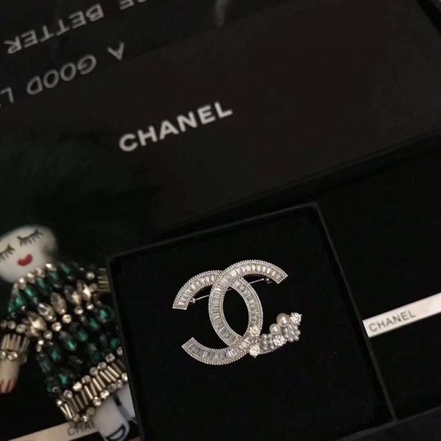 p100 厂家直销Chanel高品质排钻 小香 方钻 胸针 来袭官网同款自购正品打版终于做出与Zp一模一样每一个细节媲美专柜正品一致 优雅气质