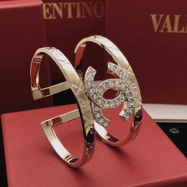p100 Item No. Xsz0022 Ch*Nel Latest Cc Bracelet, Same as Zp Brass Material