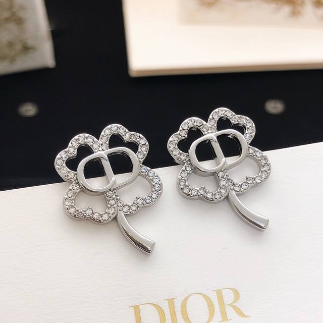 p60, serial number Ded0763, Dio* latest four-leaf clover earrings, same Zp brass