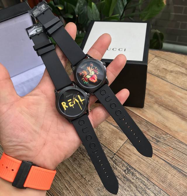 p720 Original Box: 30 Gucci's latest model, identical to those in boutiques, mai