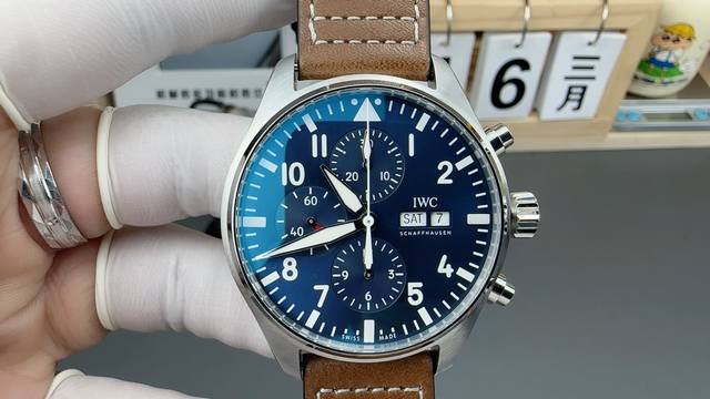 1890Zf IWC Iwc3777 Pilot's Chronograph Series, 43mm x 15mm, blue dial, equipped