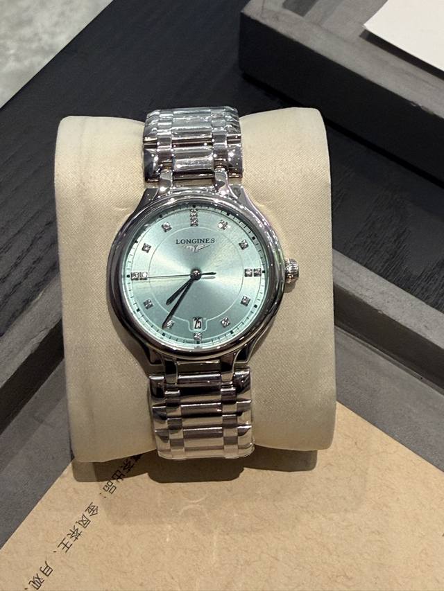 520浪琴Longines 新款浪琴石英表全新设计的心月系列星辰腕表，表盘34Mm这一重塑之作诠释了品牌理念真正的优雅在不断演变，但始终保持其永恒的本质