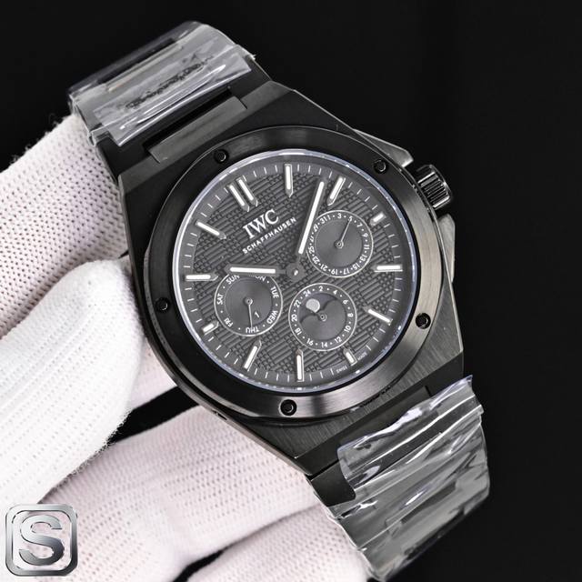 Sj presents the white case 1400 and gold/black case 1450. : Another "engineering