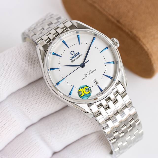 2150Vs出品欧米茄 Omega 推出一款特别系列都市版腕表瑞士精品店独家限量。团队耗时12个月打造完毕 新款腕表限量1,291枚 纪念瑞士联邦诞生的年份 ，