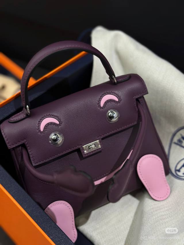Who doesn't love such an adorable doll? 340 Hermes Kellydoll