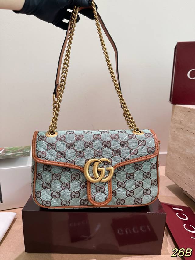 p290 Comes with box. Size: 26cm. Gucci Marmont, new arrival. A must-have! The ic