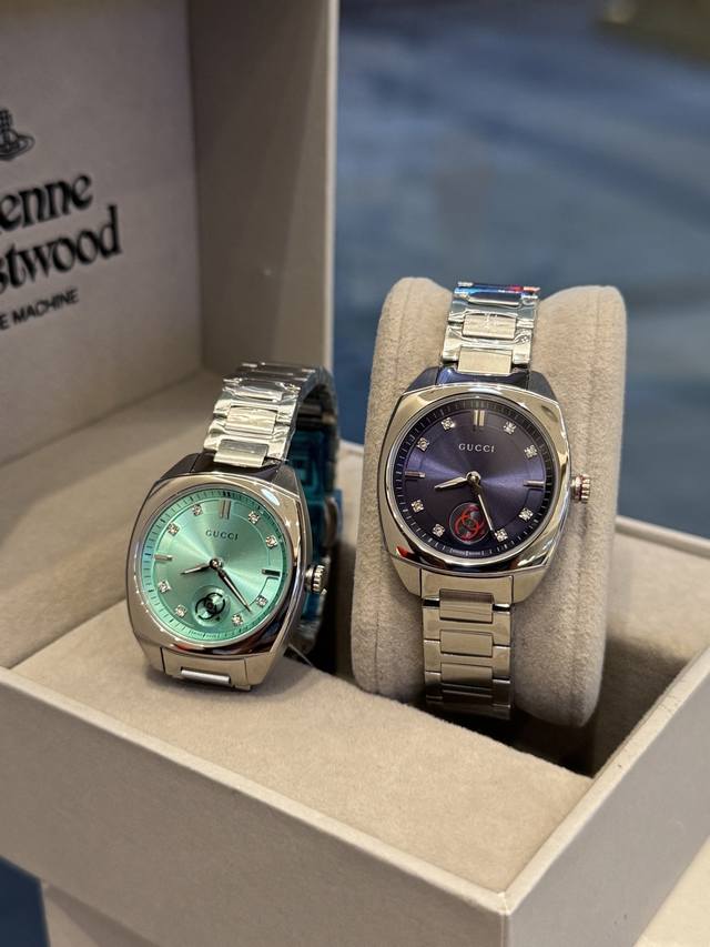 420 Gucci's new watch exudes elegance! From the Gucci Interlocking series, the c