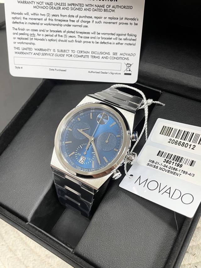 p1040 Movado Bold series six-hand chronograph, featuring a silver-steel lake blu