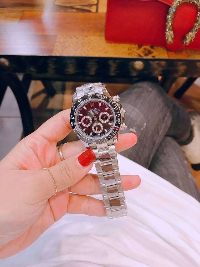 290 Daytona series unisex model... Automatic mechanical movement, 40mm diameter,