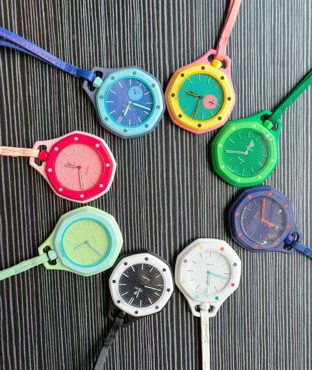 Come on, let's enjoy a colorful life! 460 Ap & Swatch collaboration watch real