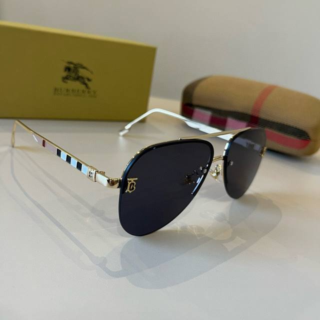 100￥p Burberry巴宝莉 新款连体驶驾镜墨镜出行必众备多明星同款 太阳镜 男女太士阳镜飞行
