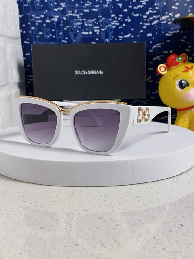 p100 Dg Dolce & Gabbana Women's Cat-Eye Frame Sunglasses, New Square Frame Sungl p100 Dg Dolce & Gabbana Women's Cat-Eye Frame Sunglasses, New Square Frame Sungl