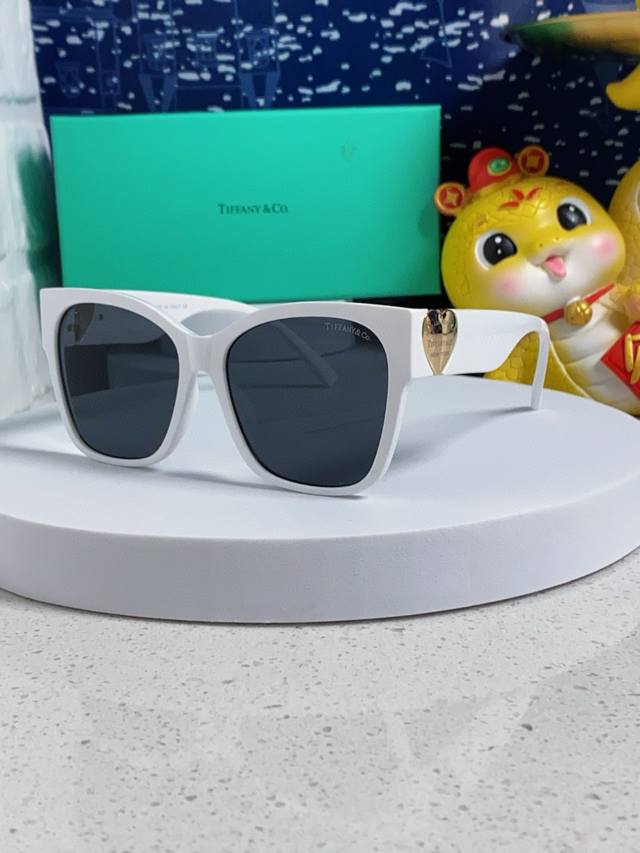p90 Tiffany & Co.Tiffany蒂芙尼 2026新款太阳眼镜女男款偏光墨镜方形0Tf4216F