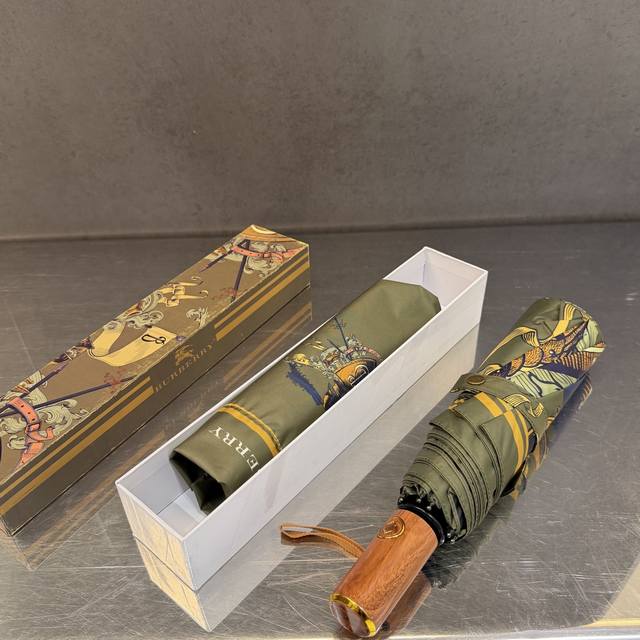 p70 巴宝莉Burberry 三折防晒睛雨伞 2630夏季新款 全自动折叠晴雨伞 内里黑色涂层防晒有效阻隔紫外线99%，Upf 50 所以能起到伞下体感降温的