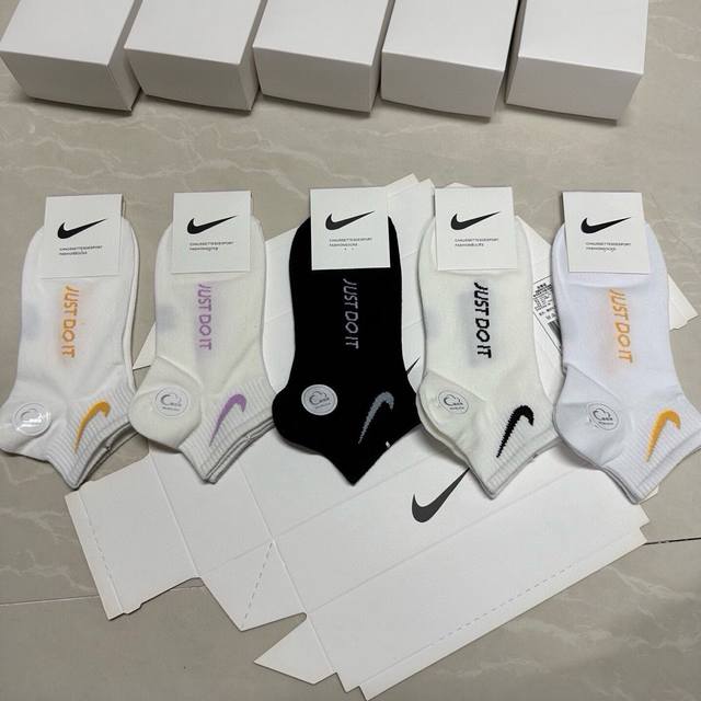 Nike Women's Boat Socks, new arrival, p50 style. A timeless classic, made of com