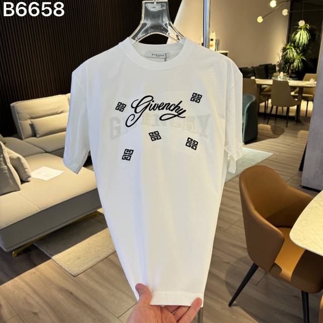 110 High-quality Givenchy 26Ss new embroidered logo letter short-sleeved T-shirt 110 High-quality Givenchy 26Ss new embroidered logo letter short-sleeved T-shirt