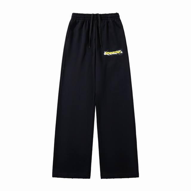 p150 Balenciaga 巴黎世家 Ss26 凌乱喷雾字母 松紧腰头 拉绳运动裤 宽松版型 颜色：黑色 码数：Xs S M L 款号：K019#