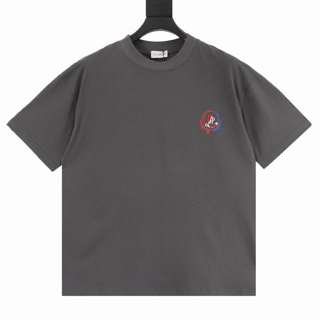 170 Moncler 26Ss Short-sleeved T-shirt with contrasting color patchwork and larg 170 Moncler 26Ss Short-sleeved T-shirt with contrasting color patchwork and larg