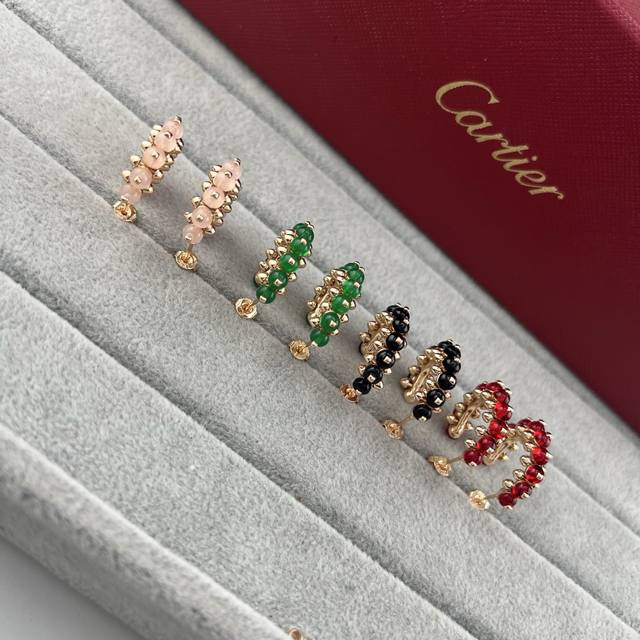 p230 Cartier 卡地亚 新品上架 柳钉金字塔彩石耳环 颜色：彩色
