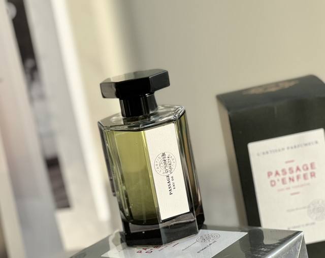 120 Original Quality L'Artisan Parfumour de la Hades ~ Fragrance Notes: Woody Or