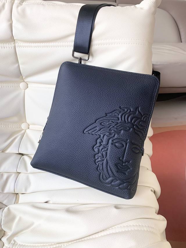 310 New Versace Men's High-End Briefcase/Handbag/Crossbody Bag - Hot Selling Ite
