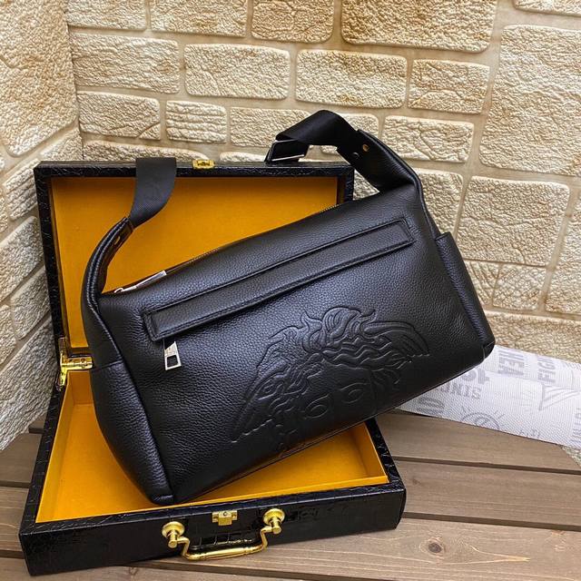 Wholesale Price: ?310 Model: 28110 Gianni Versace Top-Tier Original 2020 Style,