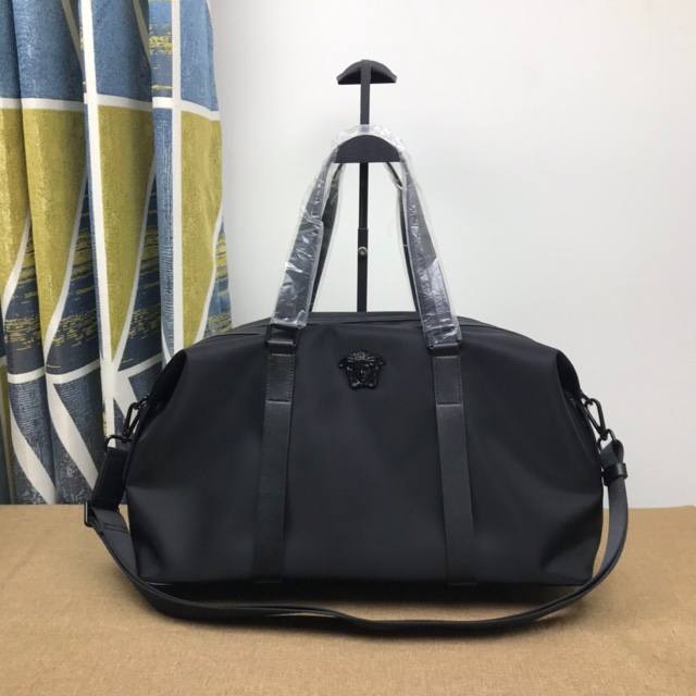 p590 Original Versace new casual travel bag, made with imported waterproof fabri