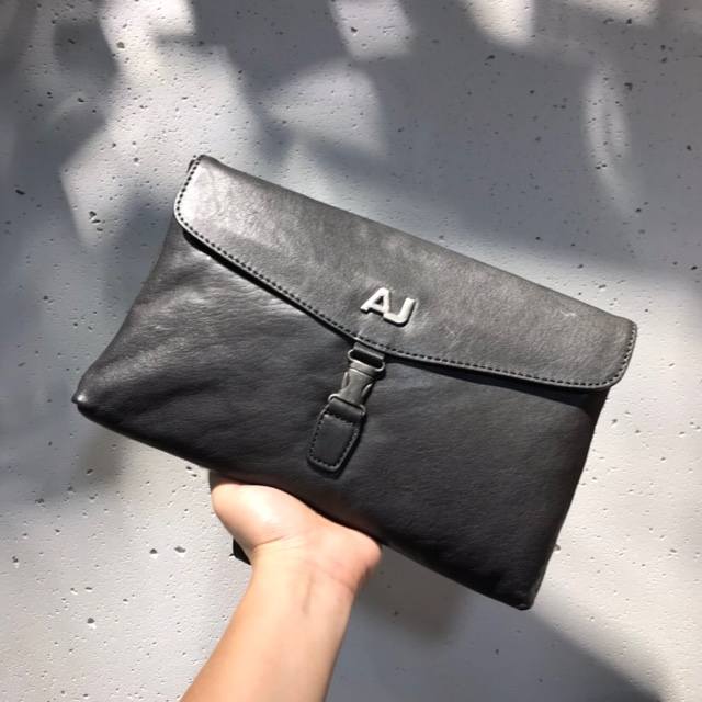 p360 Authentic Armani men's clutch bag (AJ). Made of imported top-grain vegetabl